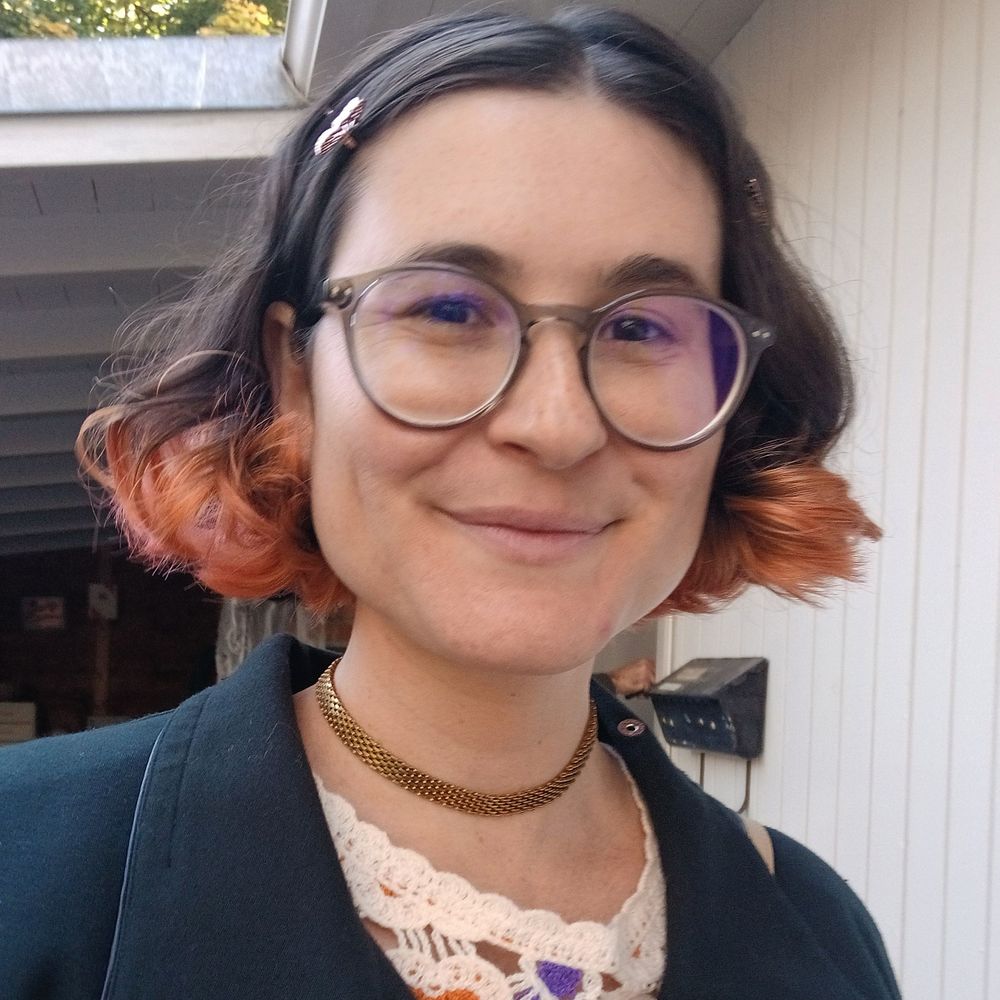 lauren samblanet (she/they)