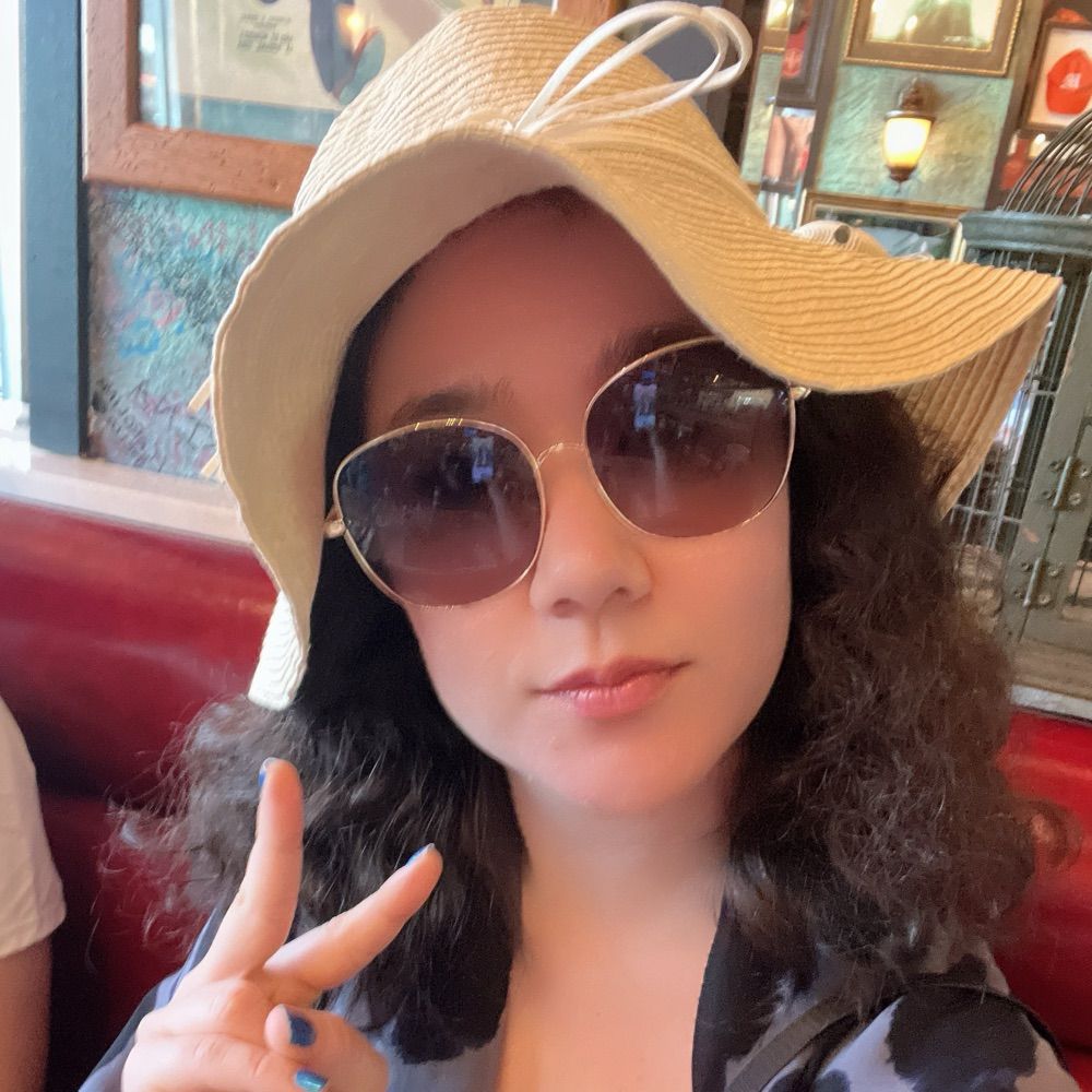 Angie [ tech + polyglot + lifestyle ]