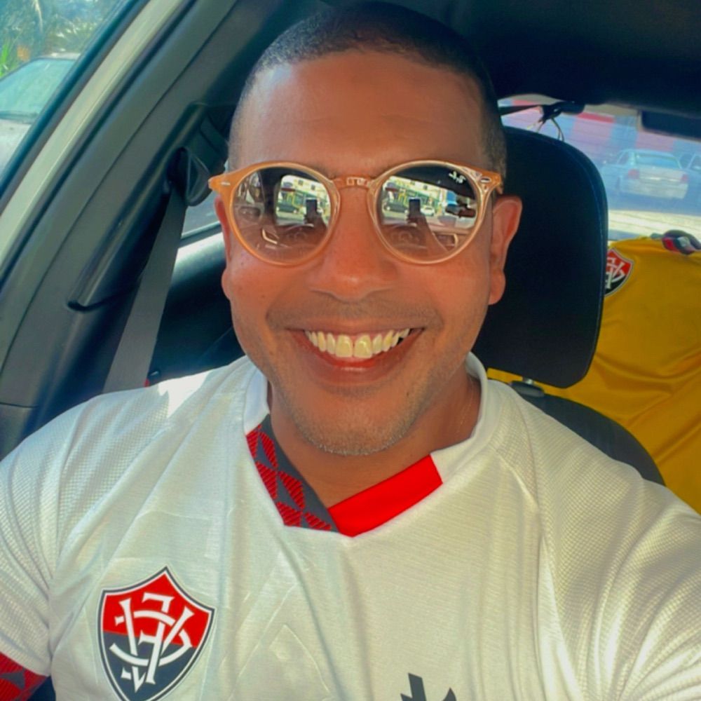 Alex Léo