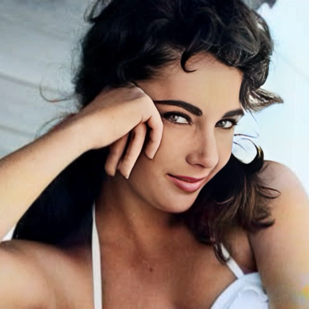 thaís.