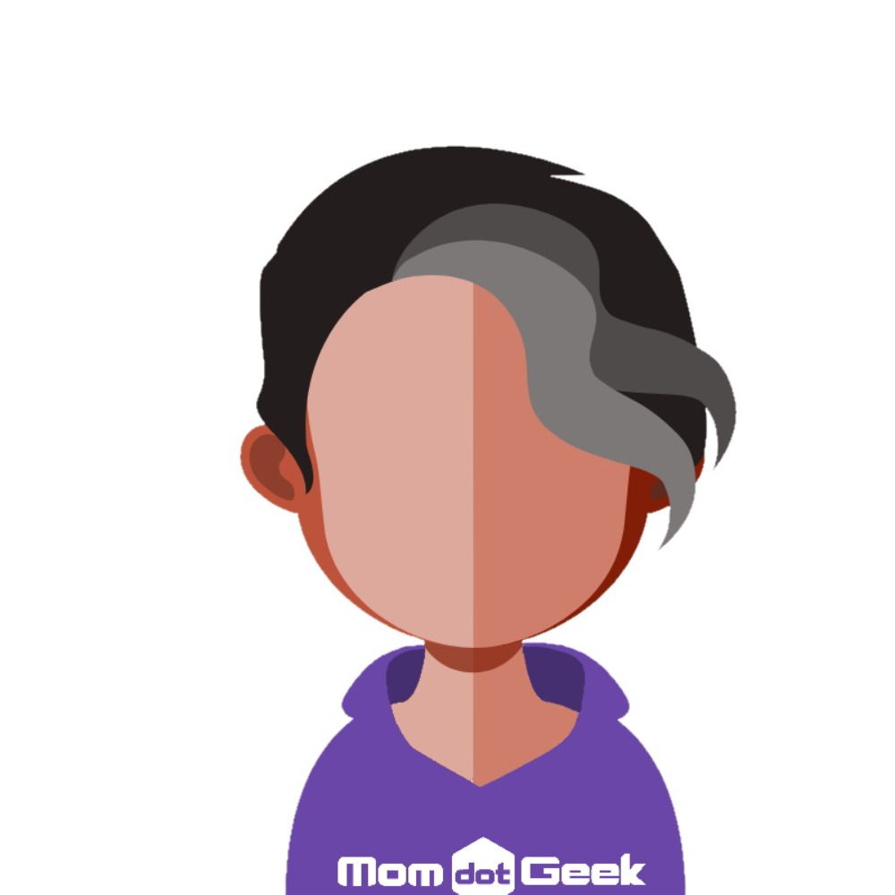 Profile picture momdotgeek.bsky.social