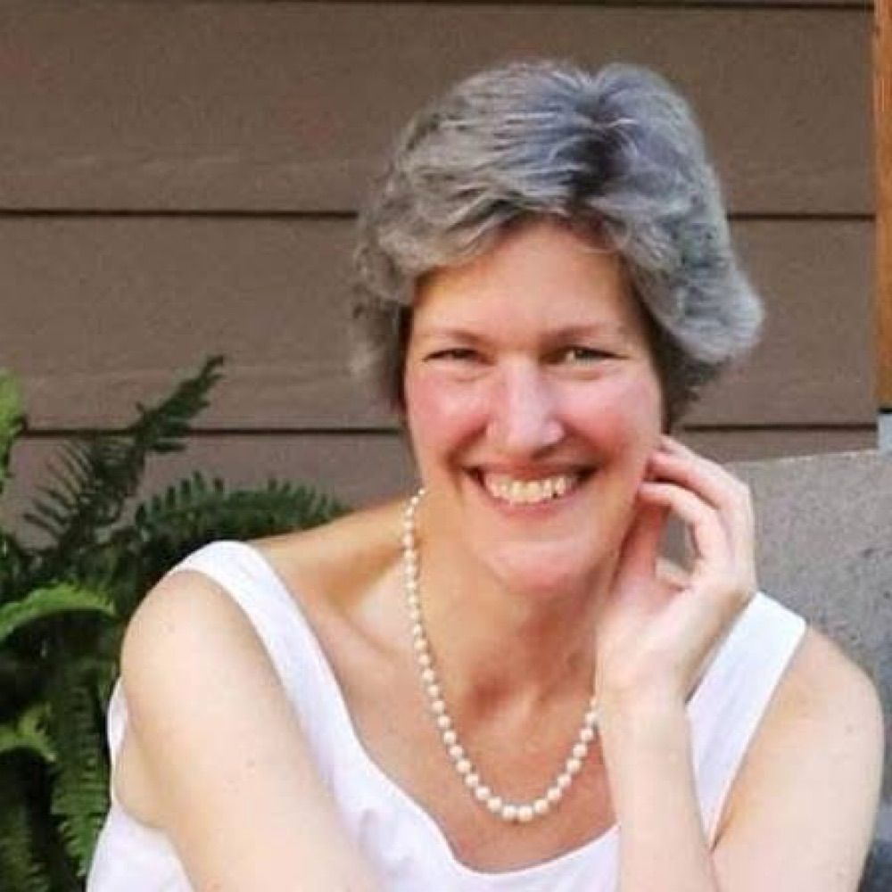 Lucia Lloyd