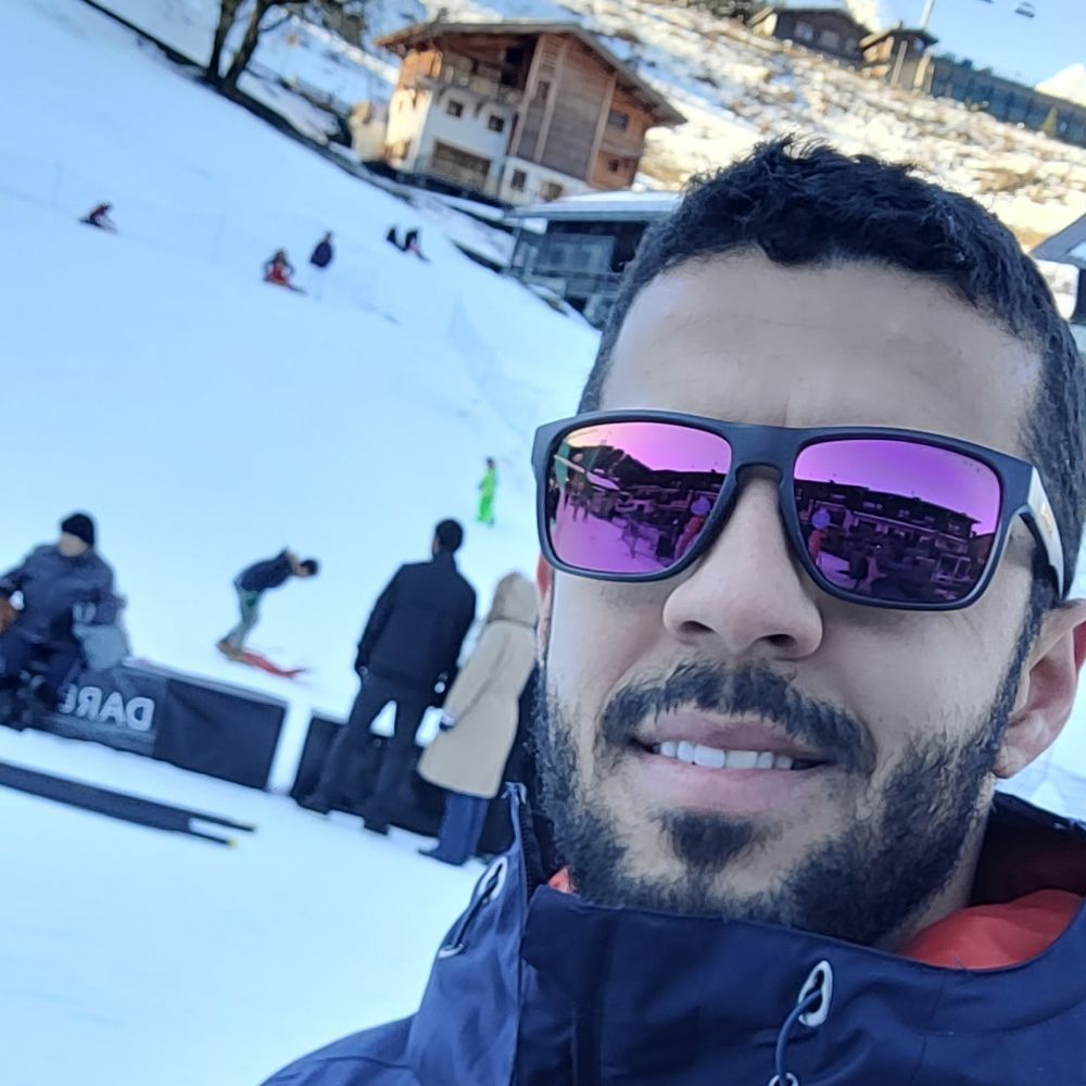 Efraim Buzo