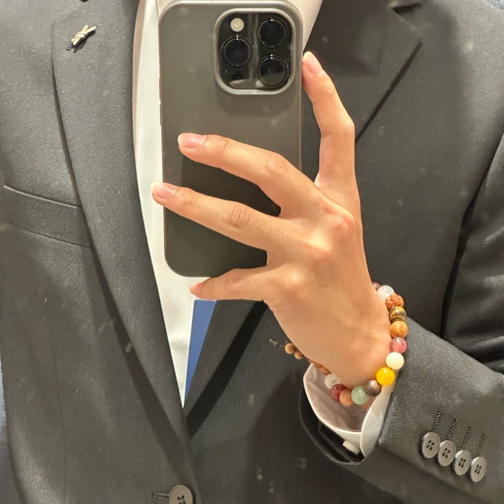 hS 