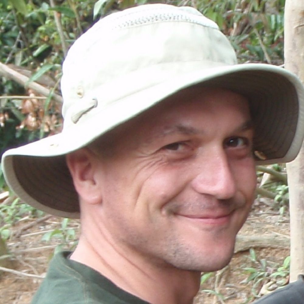 Simon Hedges