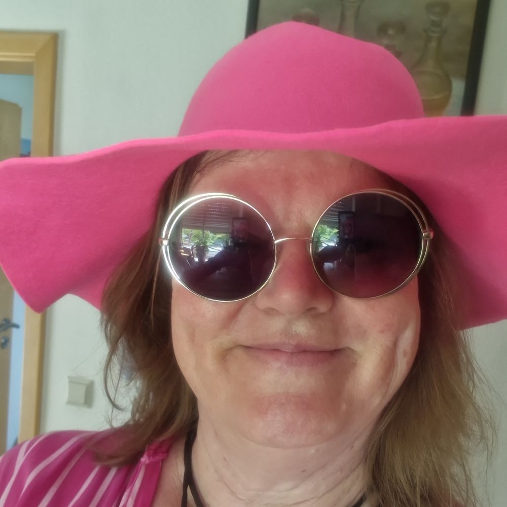 miezekatze67.bsky.social profile picture