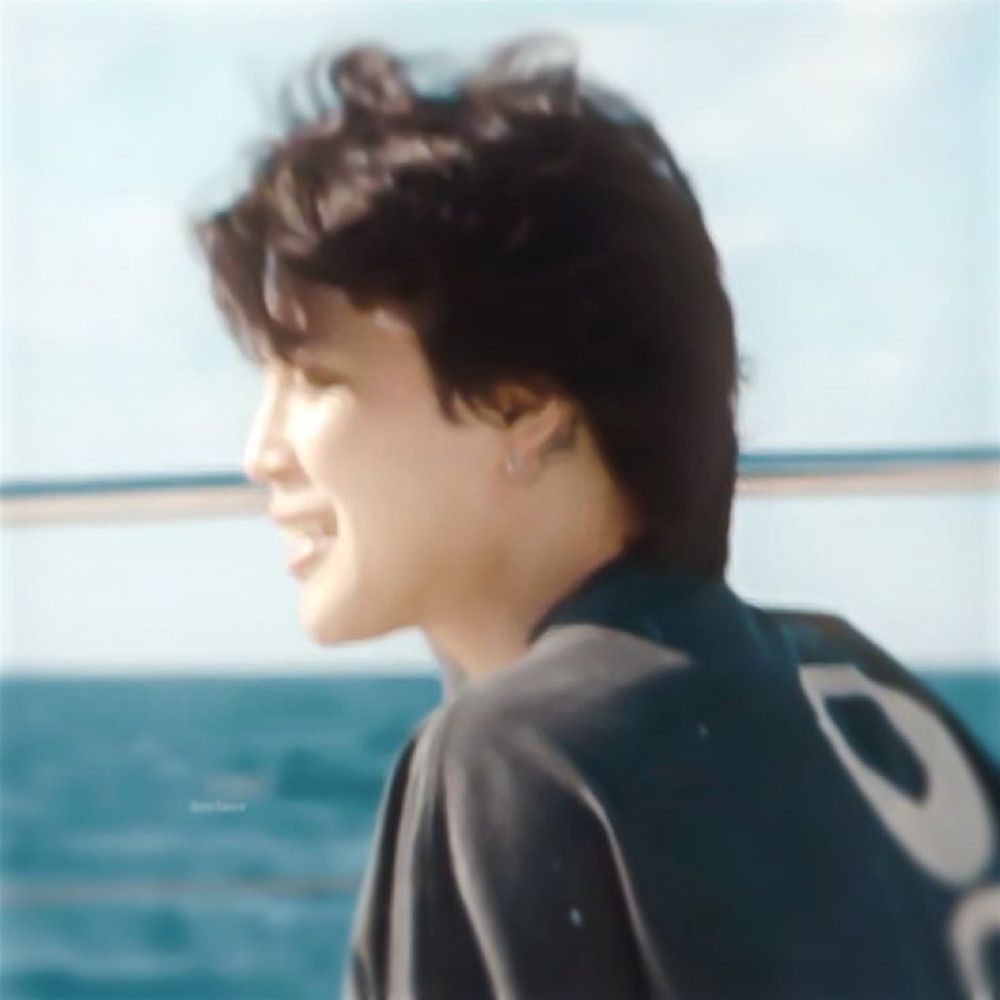 ✰