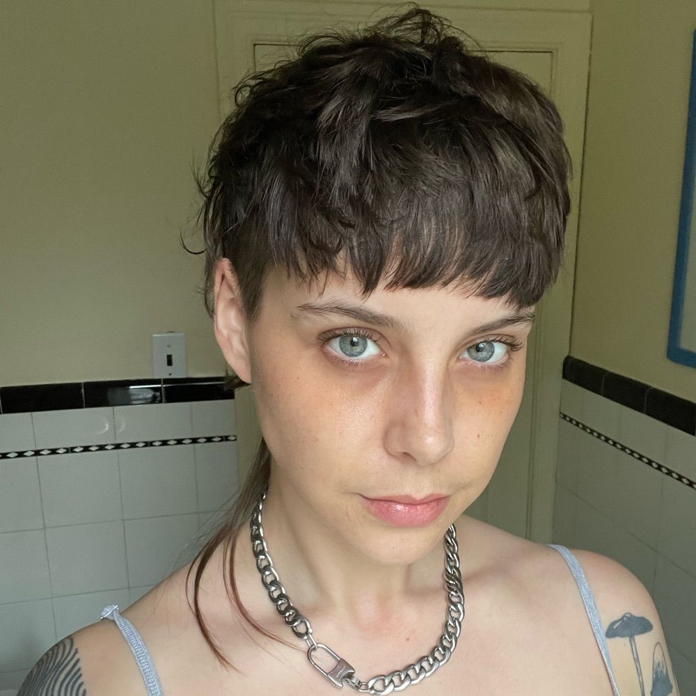 em (they/them)