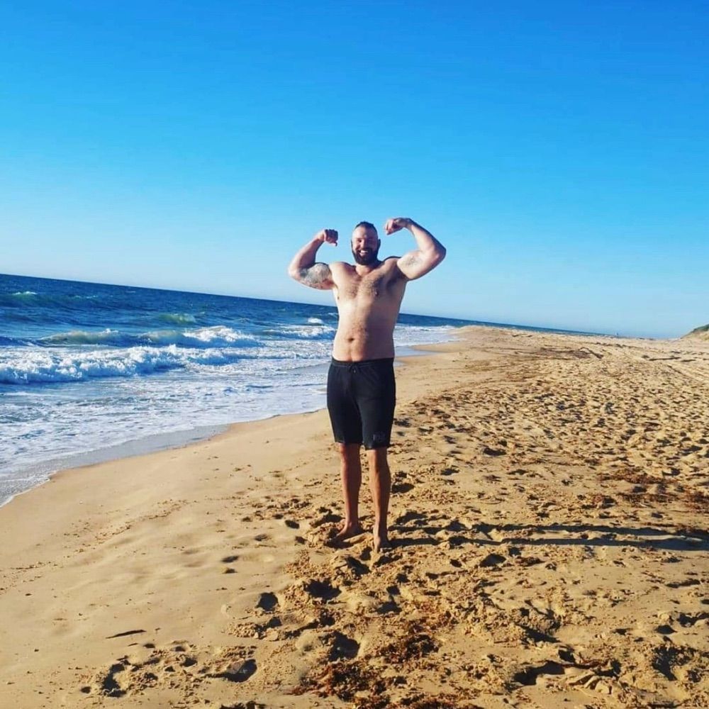 J