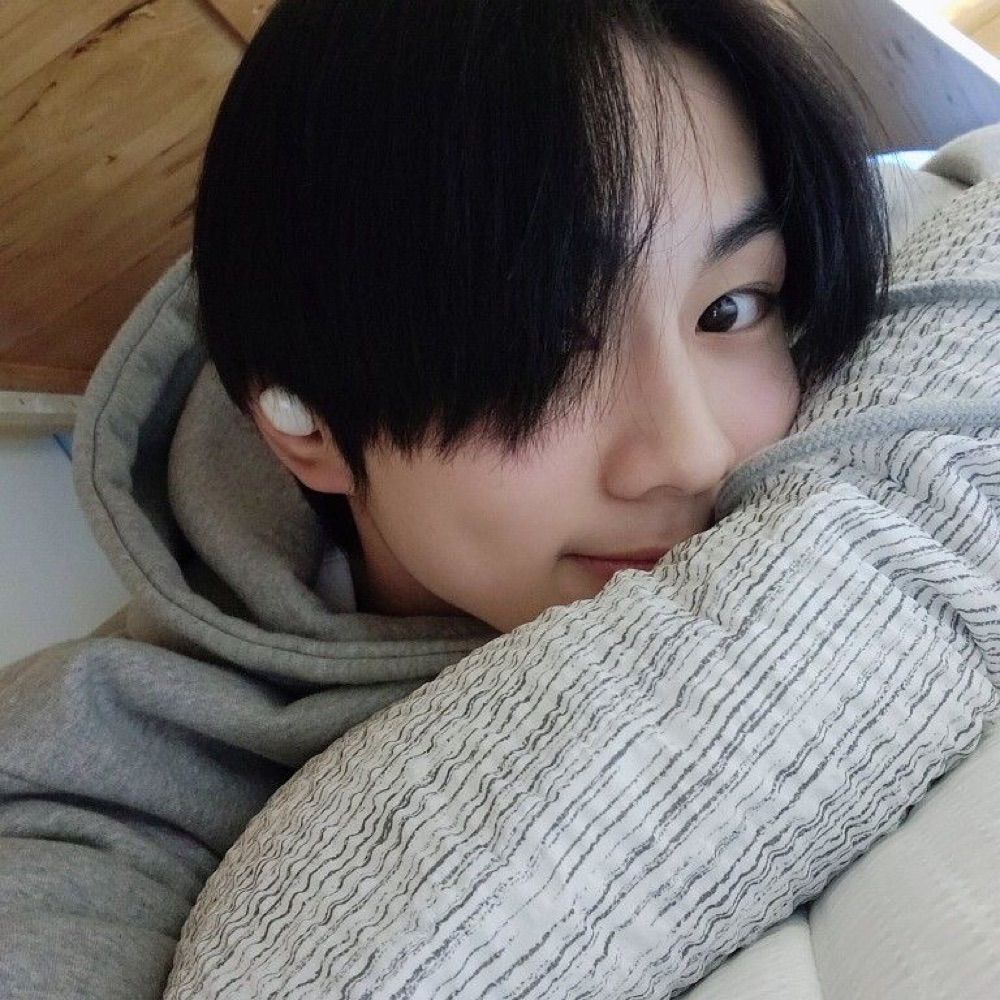 ๑ gabi ៸៸ねずみ ⭑