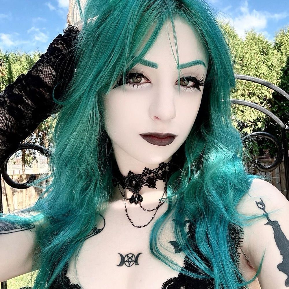 Scarlett Thea