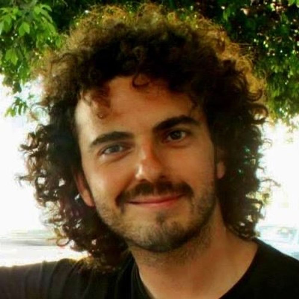Daniel J Nicholson