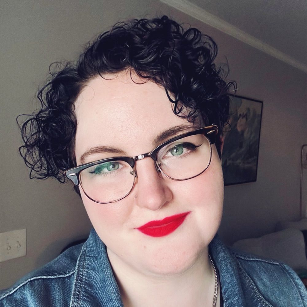 Kat (she/they)