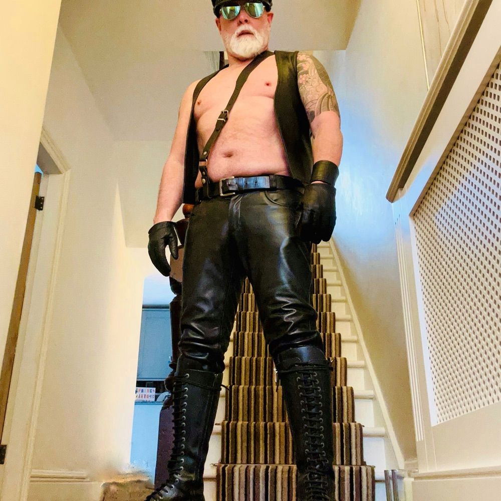 RubberLeatherSkinMan