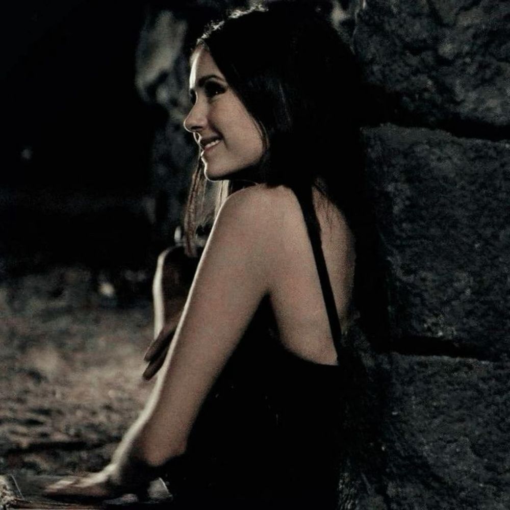 ester. 𝜗𝜚