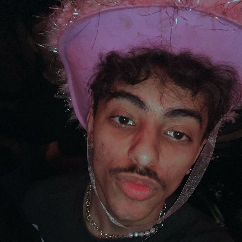 👾