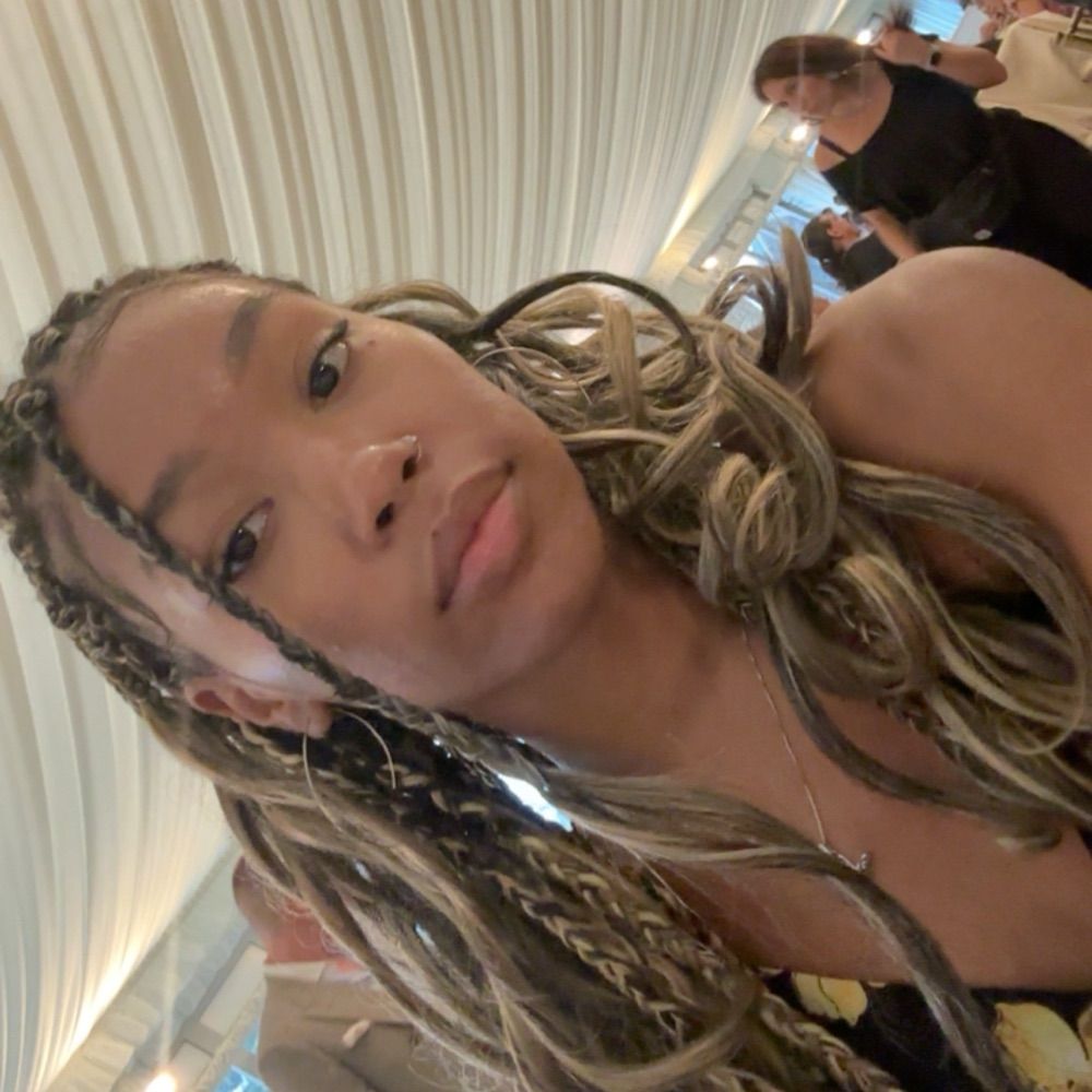 A 🧚🏽‍♂️