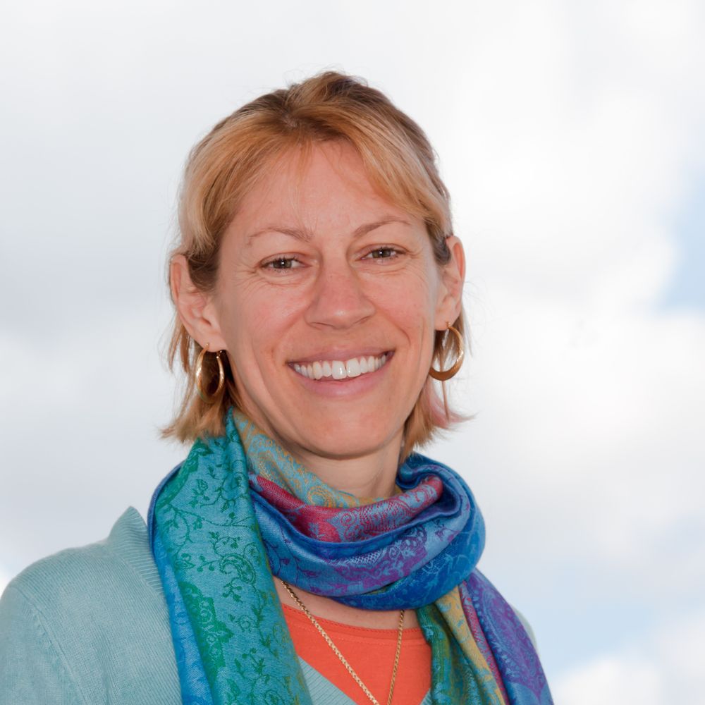 Dr Jo Mhairi Hale