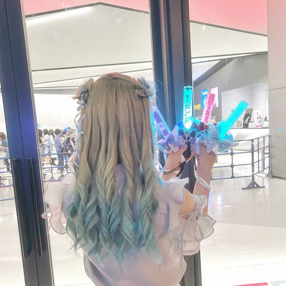 彩凪
