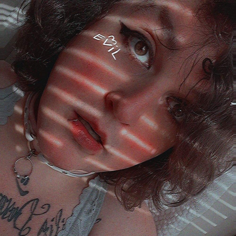 [[̷s̷a̷̷d̷̷i̷̷e̷ ̷f̷a̷̷e̷]]  𝚜𝚑𝚎 𝚖𝚎𝚝 𝚊 𝚐𝚒𝚛𝚕;