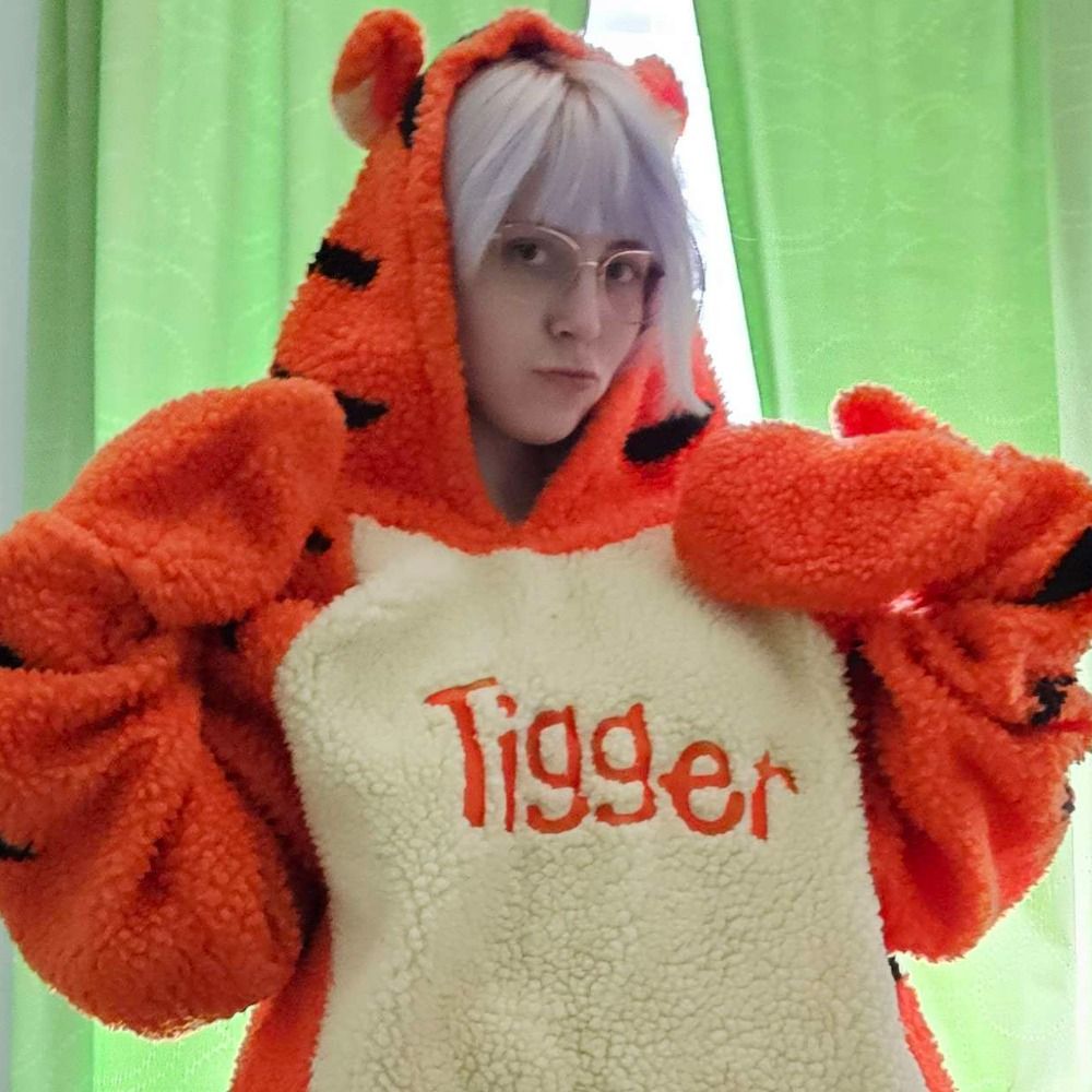 :3