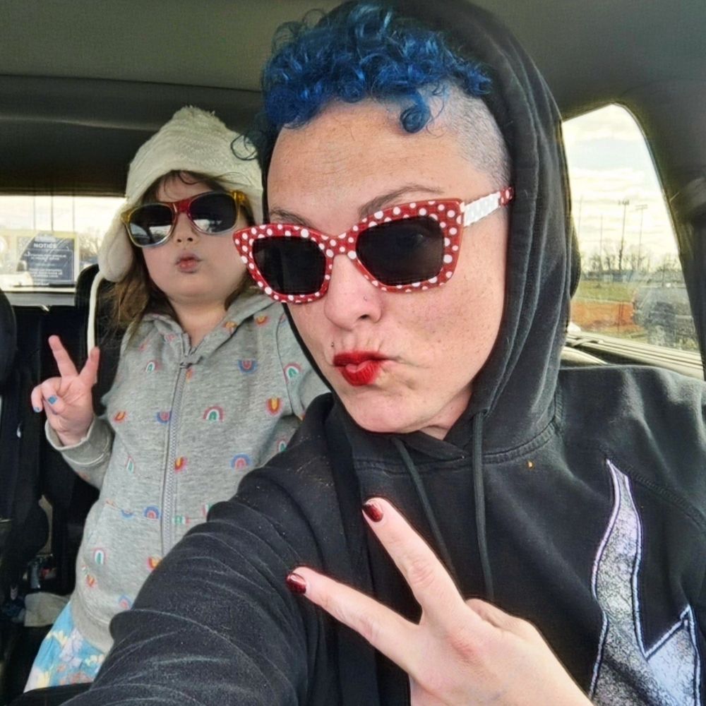 Tiffalicious (she/her/hers) 🏳️‍🌈💋🤘🏻⚛️🩺
