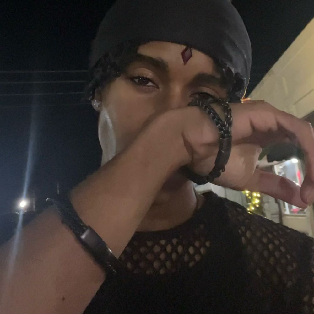 m¡₭a ꪖꪑꪖꪀꫀ