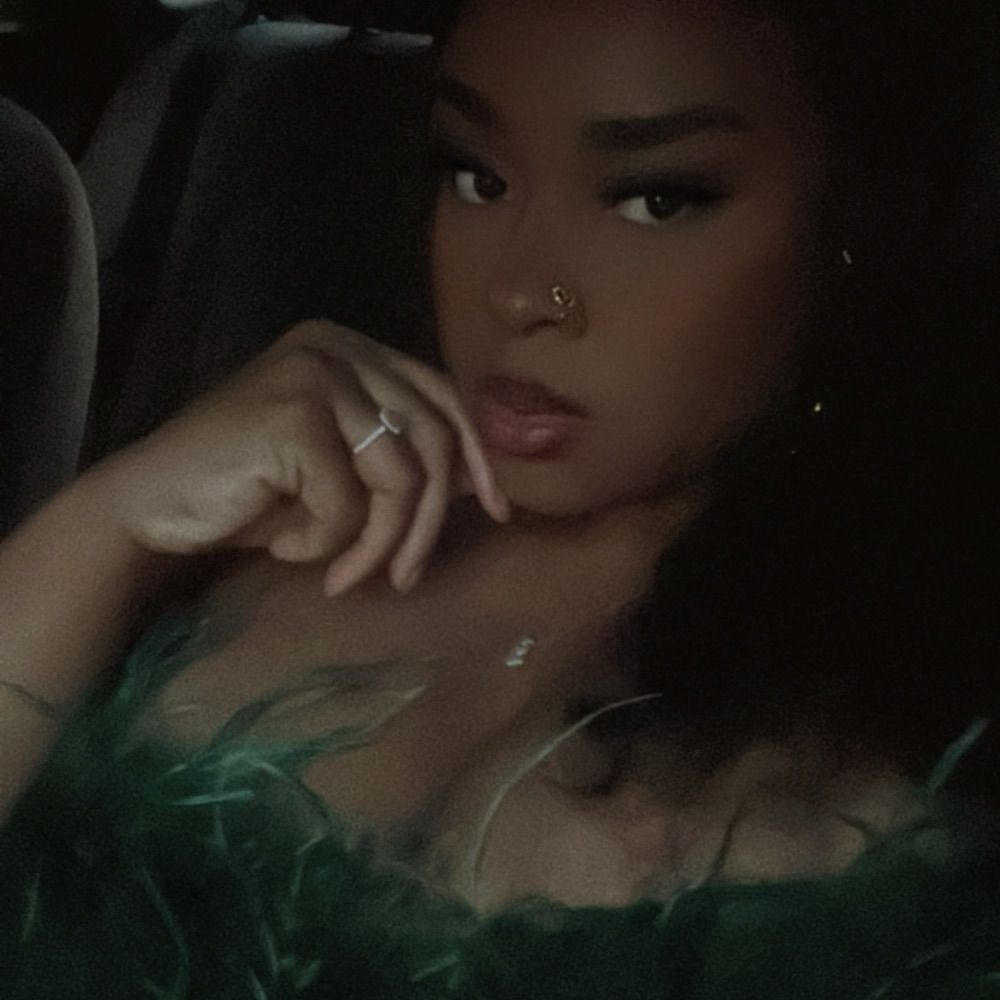 ✨🦋RoyalBluu🦋✨