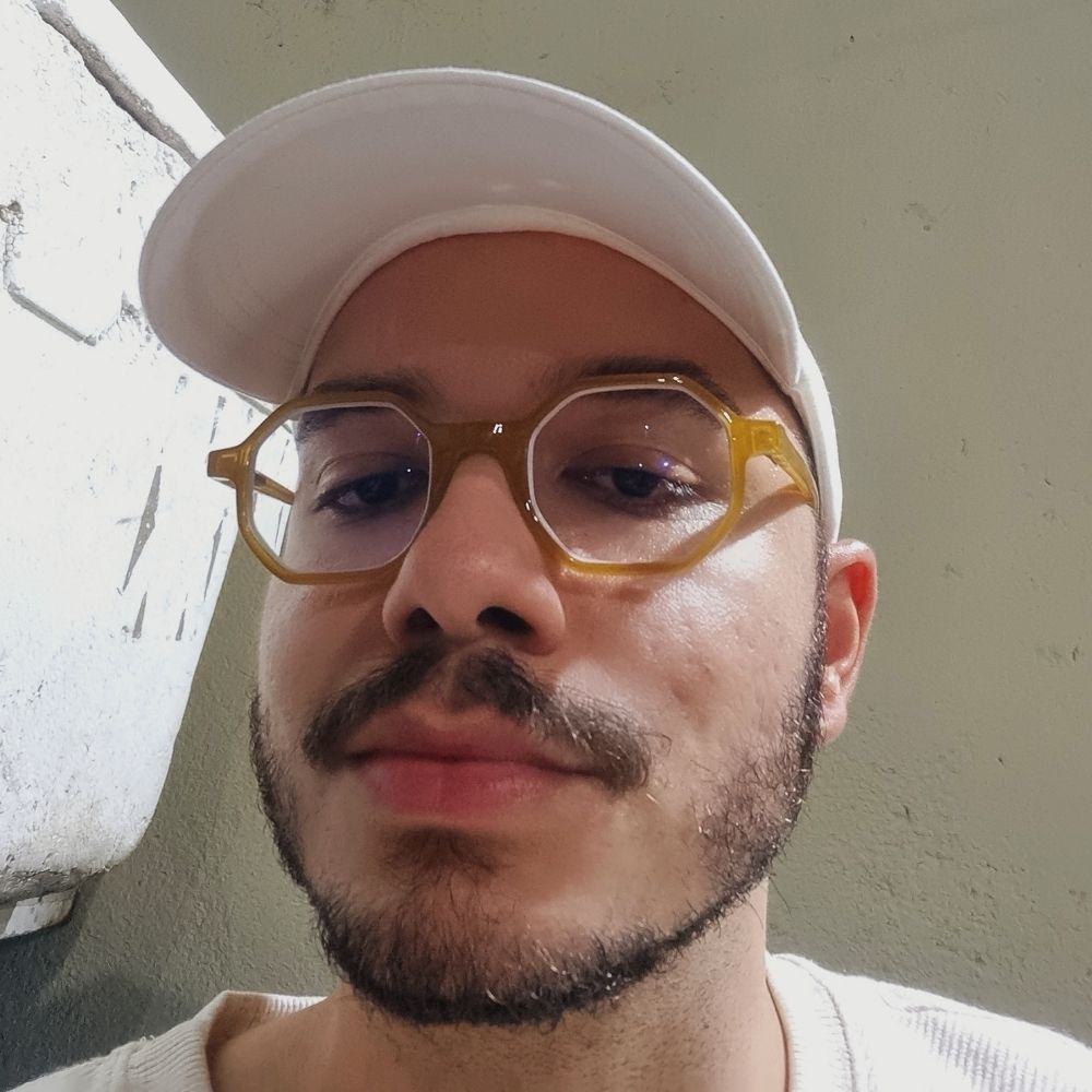 Dennis Lira