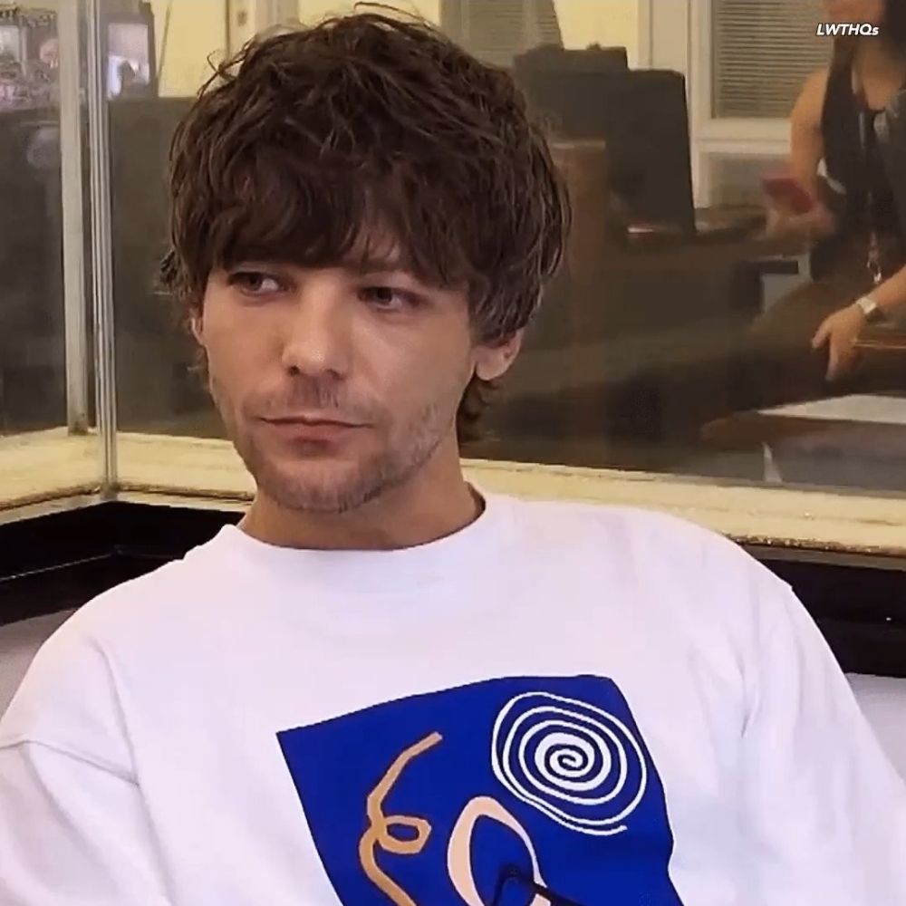 💜☀️⚓Heve⁷viu o LOUIS 2 vezes (fan account)☀️⚓ 💜