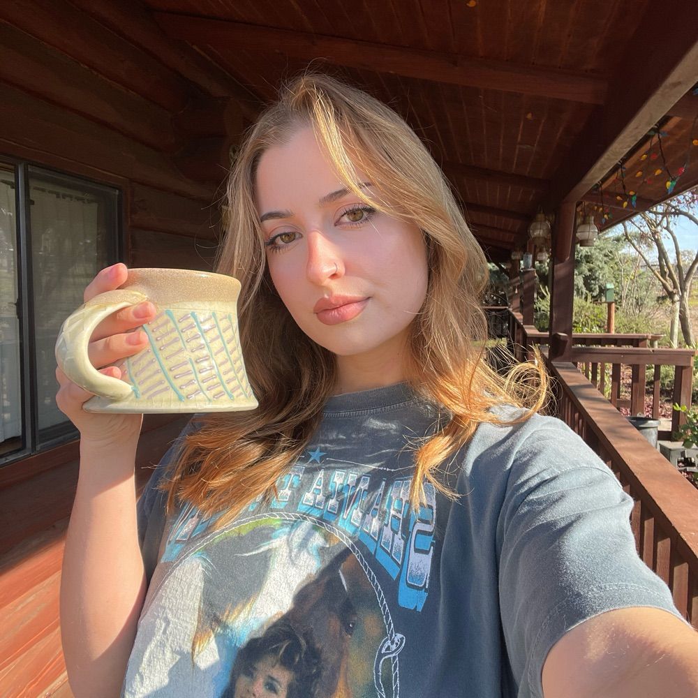 ava may ☕️🐇