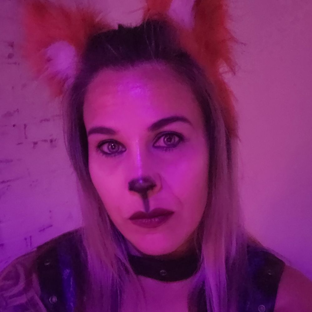 Foxie Vixen 🦊