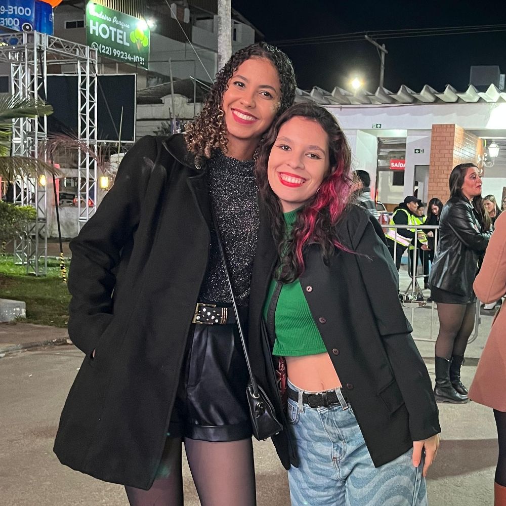 manoela, com O