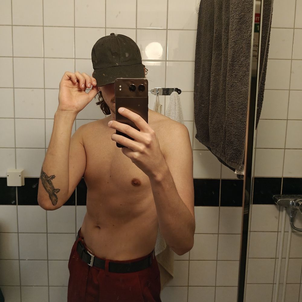 The boy with the platypus tattoo 🇸🇪