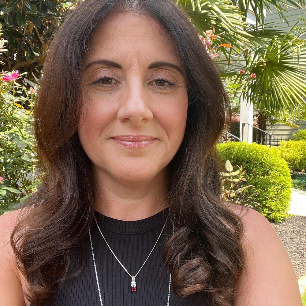 Marisa J Pascucci