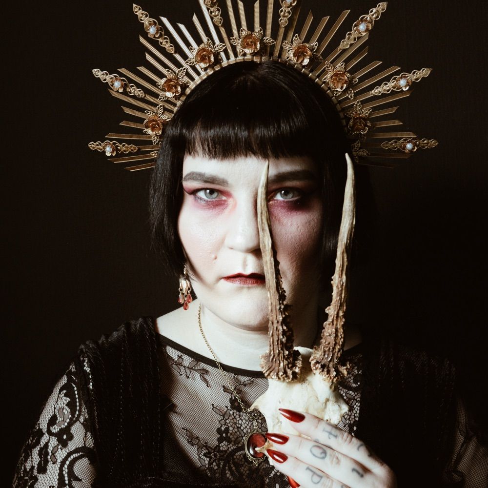 𝕮𝖗𝖎𝖒𝖘𝖔𝖓 𝕻𝖊𝖙𝖆𝖑𝖘 🥀