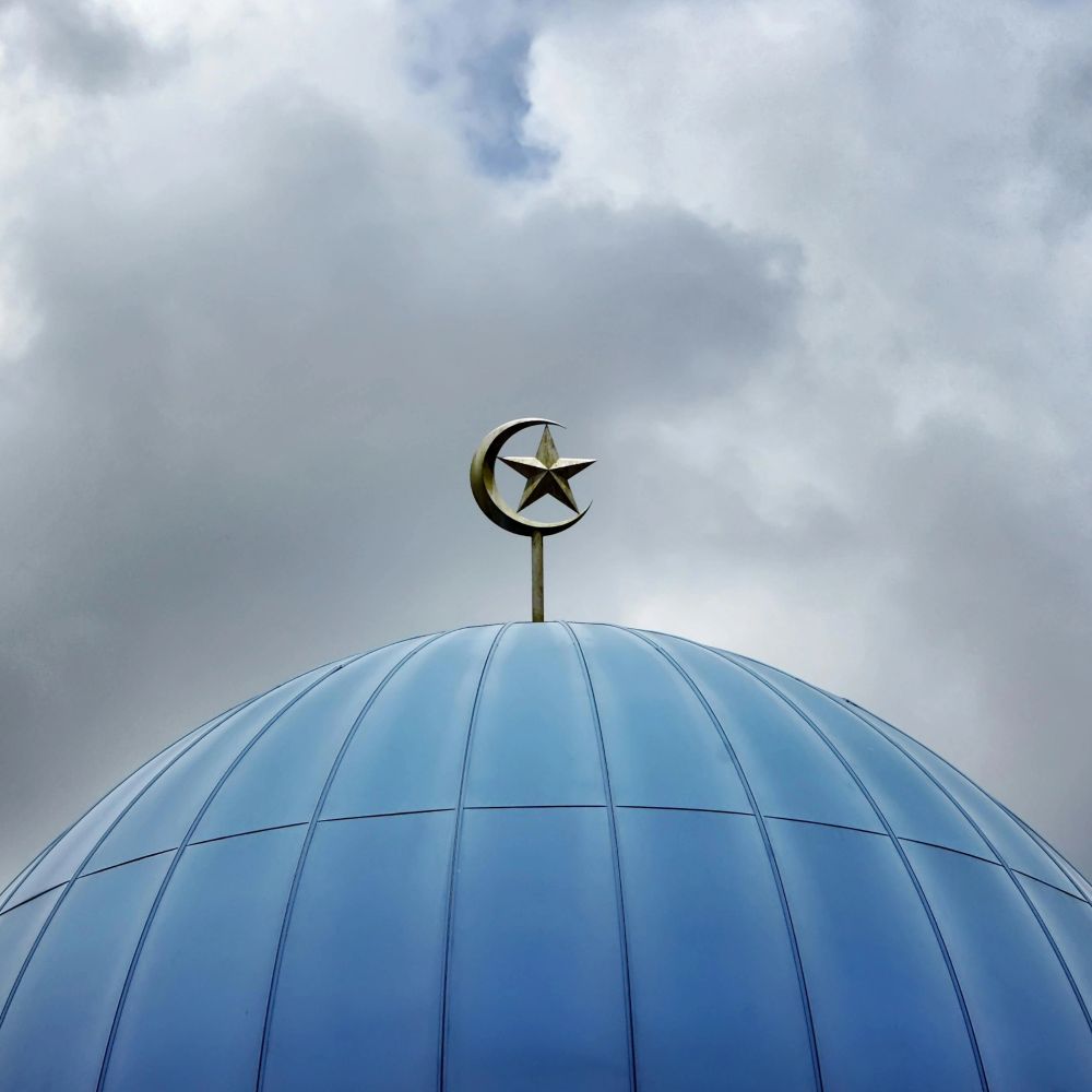 Hakīm