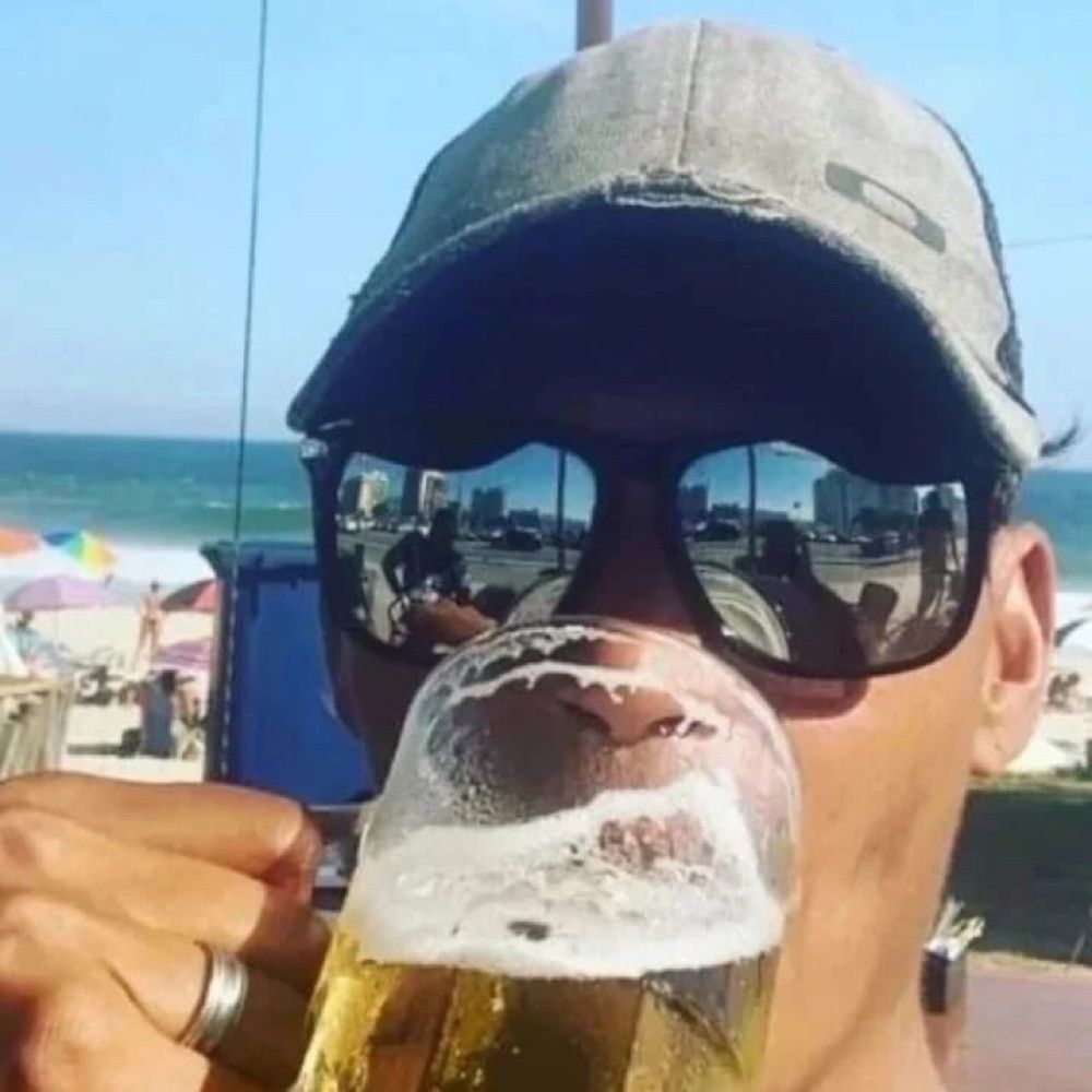 Sandro Surfer 🏄🏽☀️😎🍻🎶☯️🍀🤙🏽