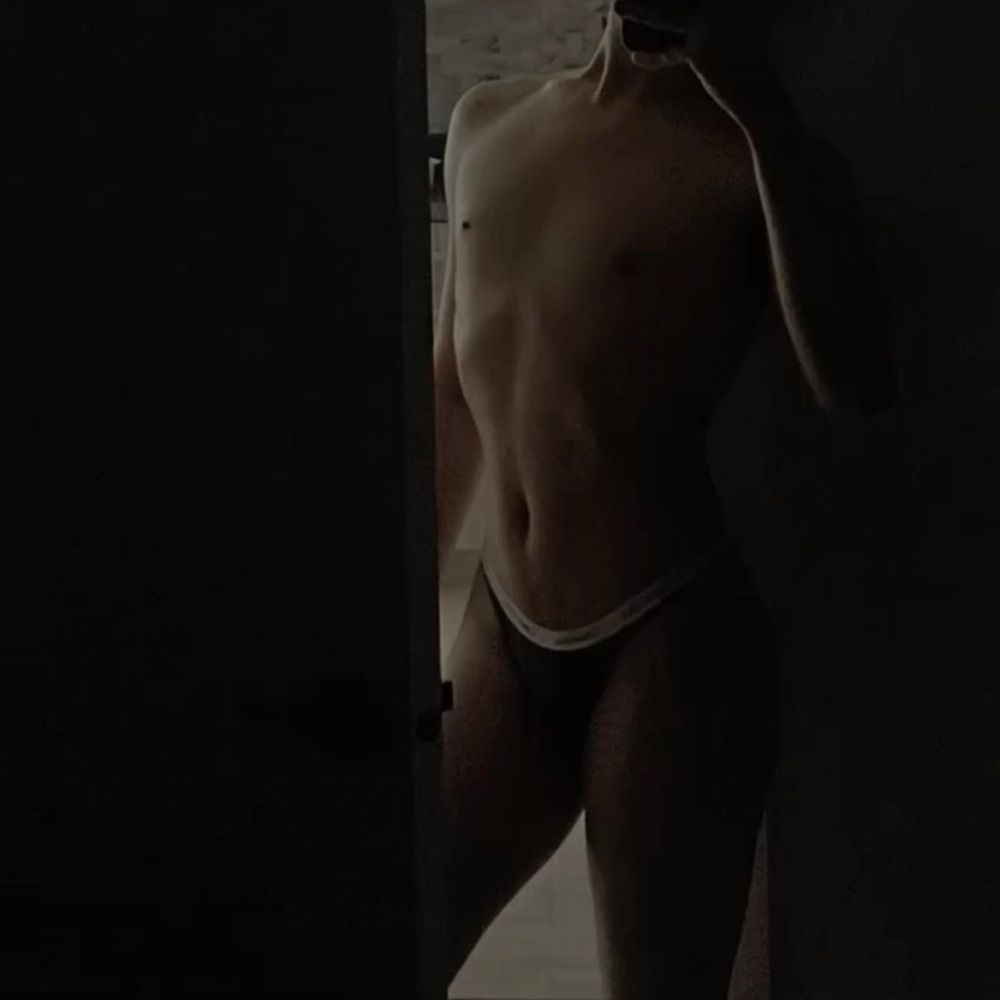 Little twink from Vancouver 🇨🇦