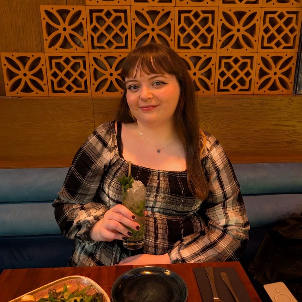 chloe 🗡️🐈‍⬛