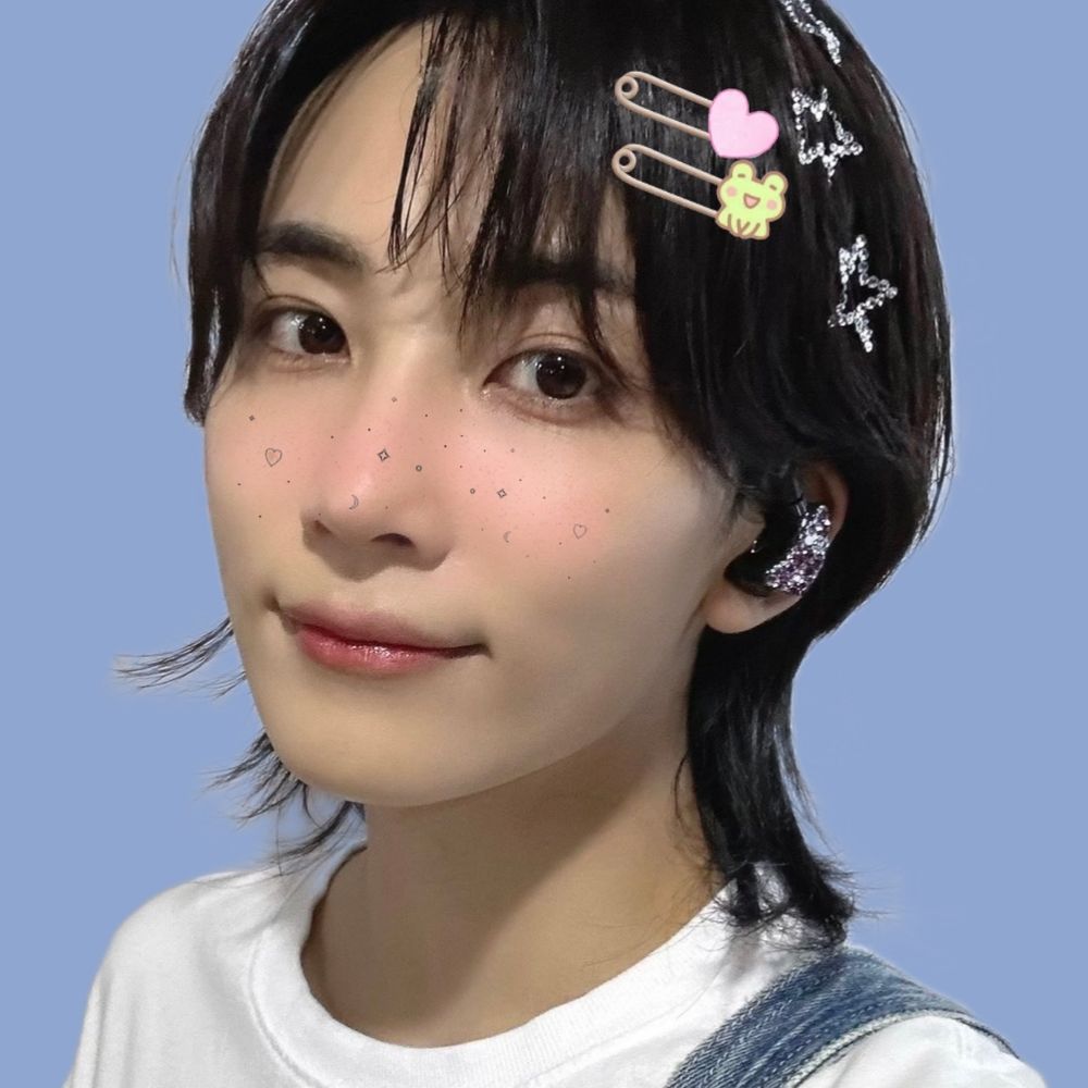 ⋆