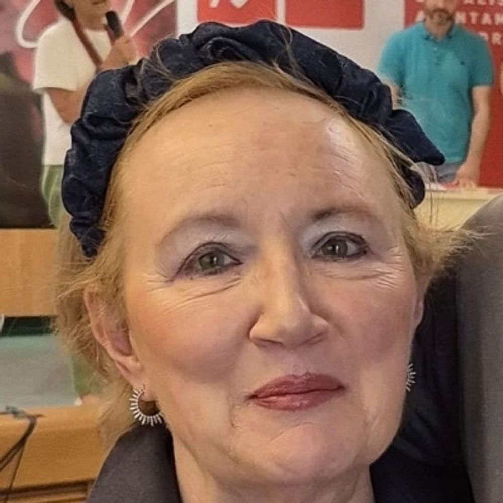 M Teresa Lopez Chamosa