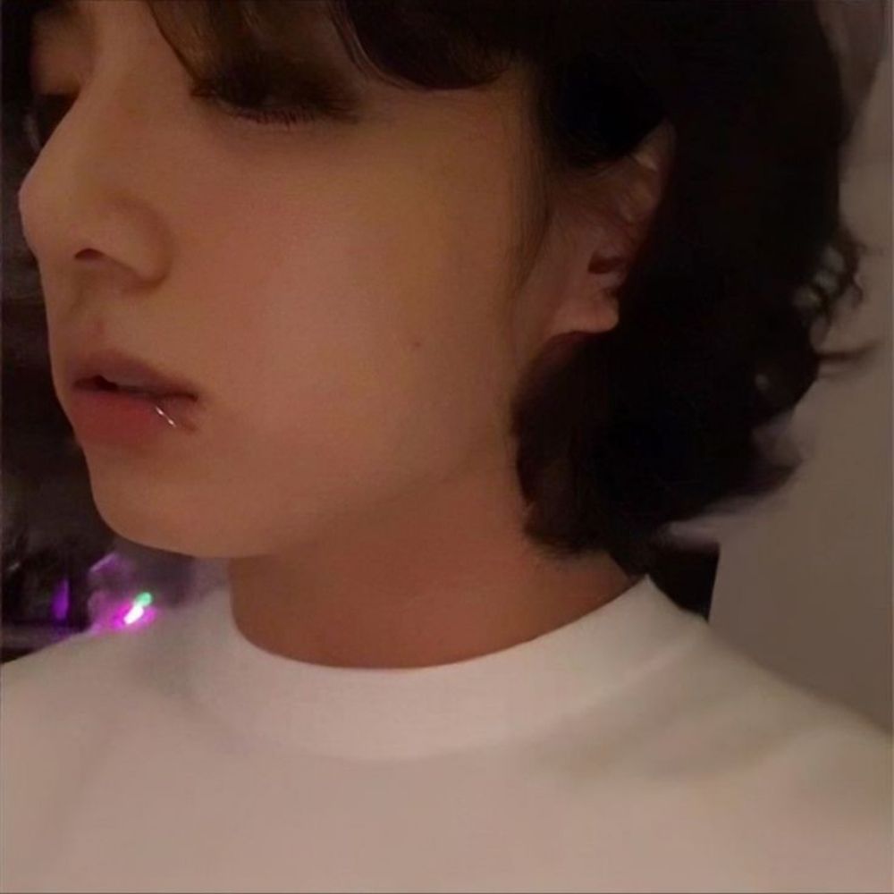 ⁷