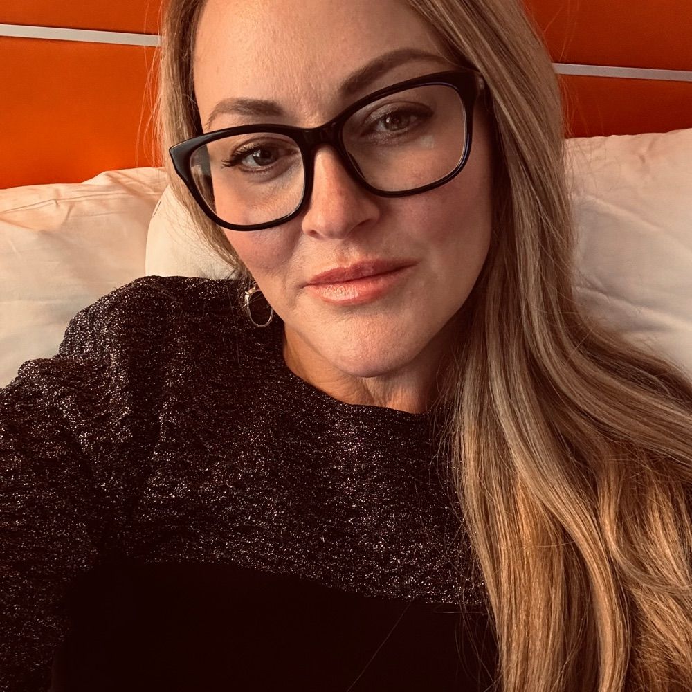 • Sara •