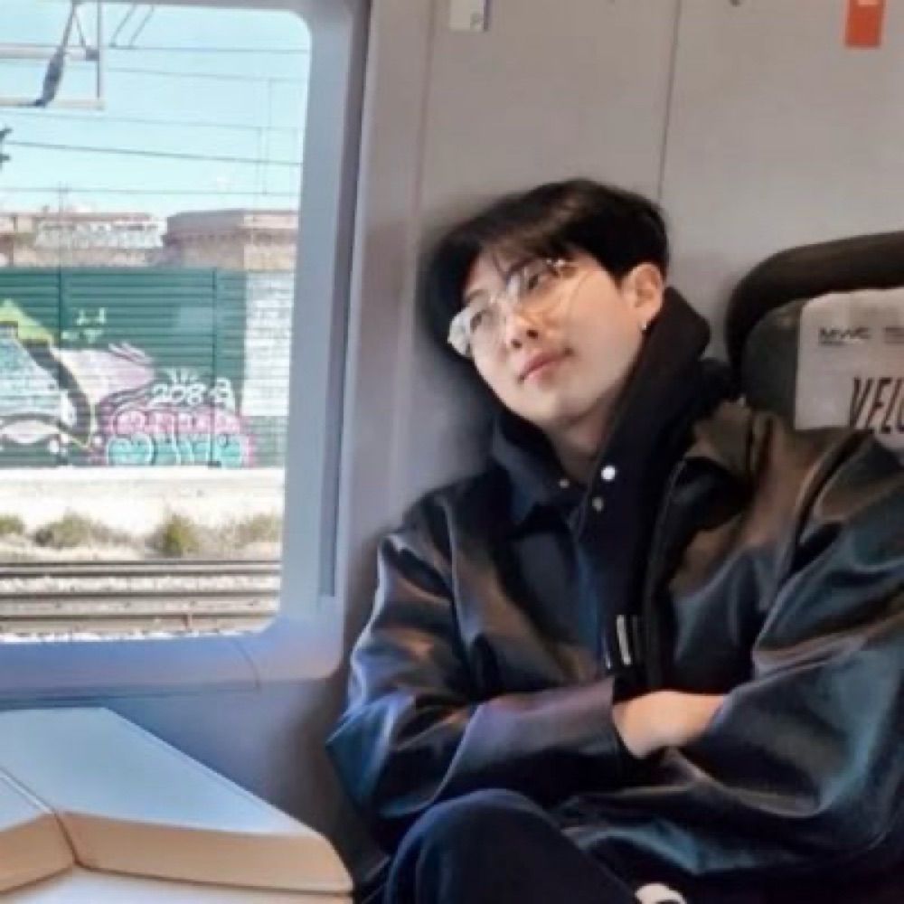 𝐋𝐞𝐬𝐚𝐭𝐡⁷ 💜✨BTS YEAR