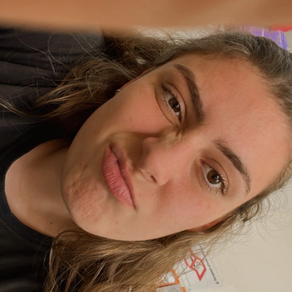 Layssa Piovesan 