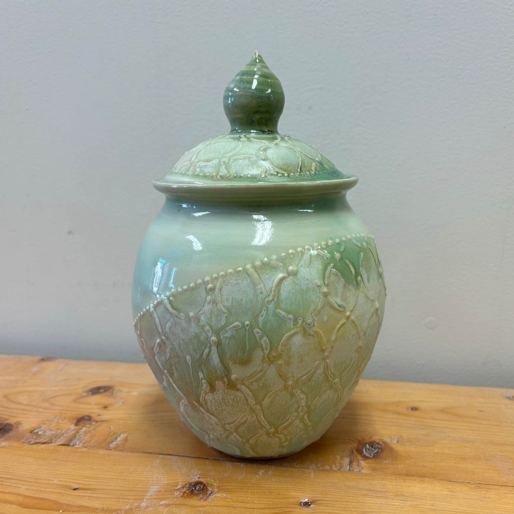 Amanda Roseburrough Pottery