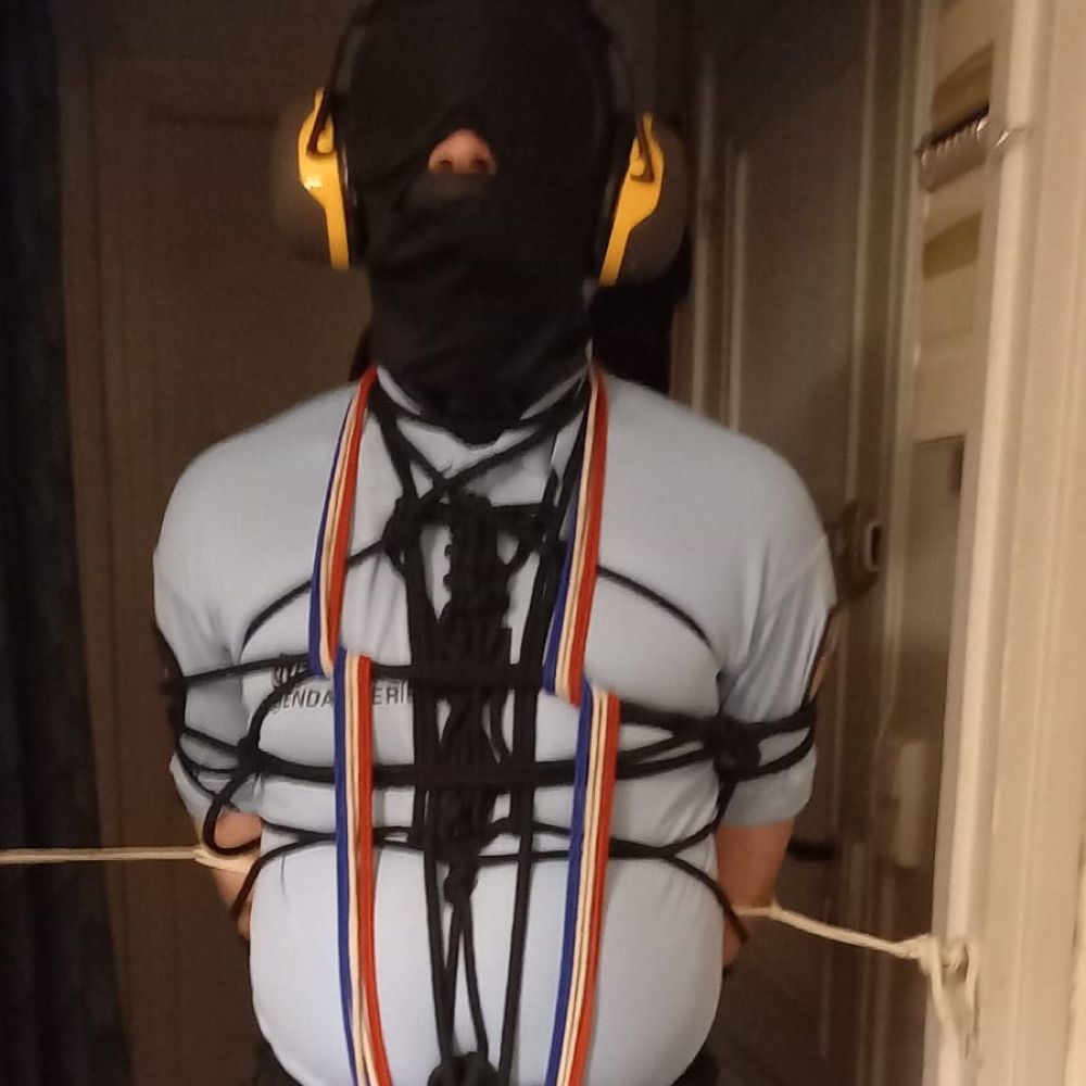 Rubberboundf ⛓️🪢