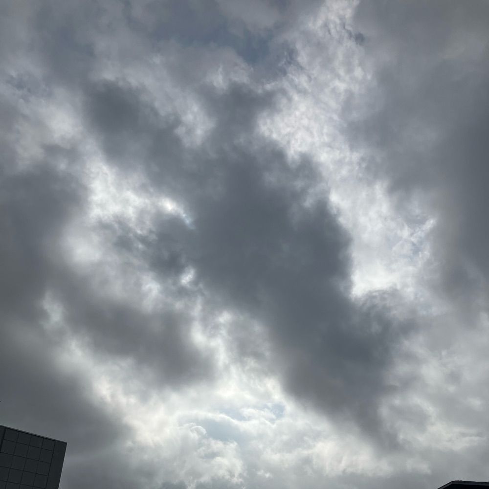 空調必須人