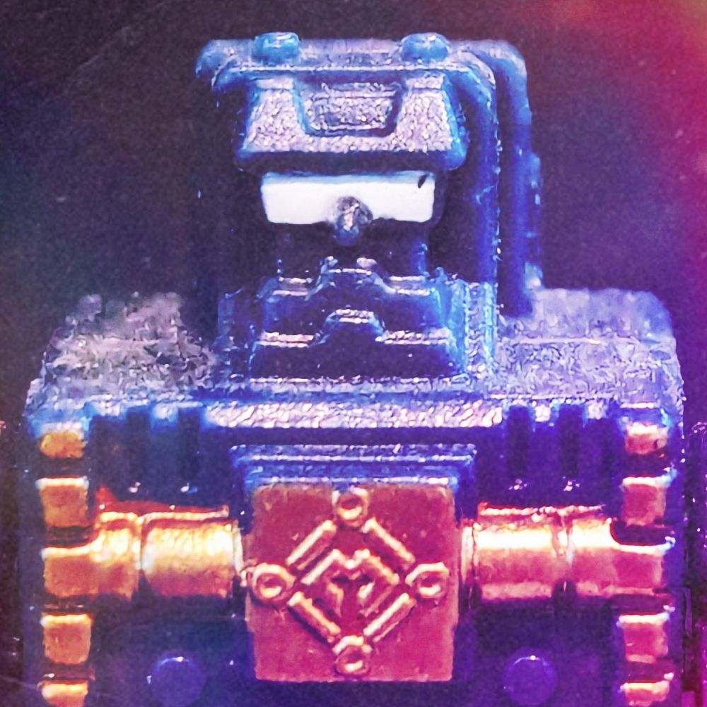 Menastreaker: the Grand Master of Minicons